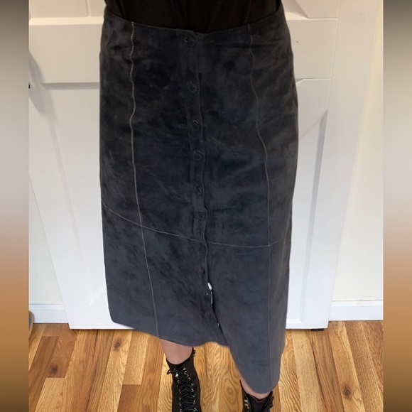 MIDI A-LINE Leather skirt by Worth - Picture 3 of 7